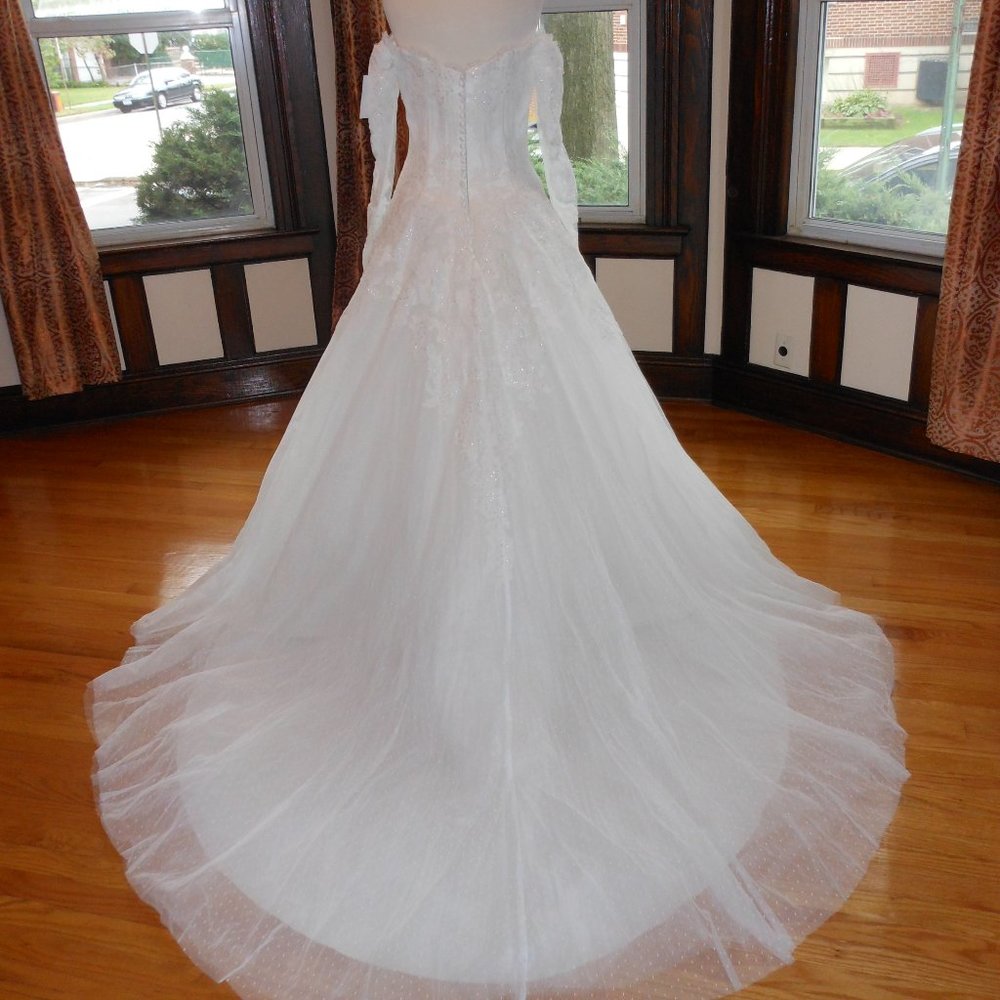 Off-Shoulder Long Sleeve White Lace Ball Gown Dress - Picture 5 of 16